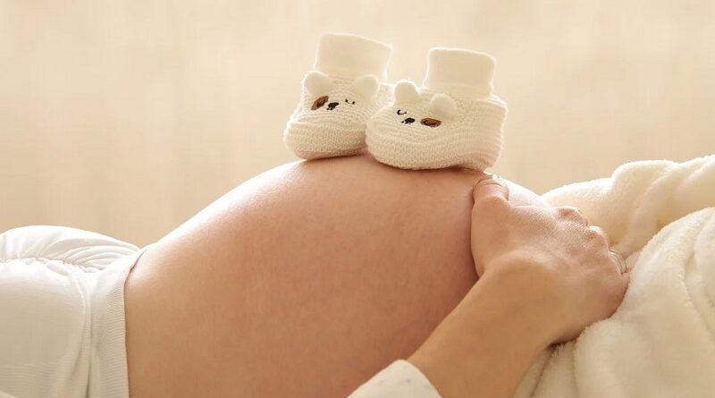 Opozorilni znaki, ki jih v zgodnji nosečnosti ne smete prezreti